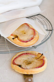 Apple puff pastry taler