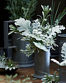 Grüne Zweige in Vase, Blumenstrauß