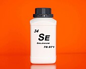 Container of the chemical element selenium