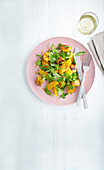 Safranhähnchen und Orangen-Kräutersalat