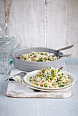 Linguine with lemon and peas