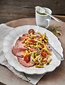 Roast beef with white bean salad