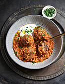 Ras Alasfur - Meatballs in lentil and tomato sauce