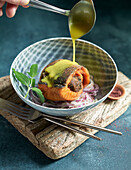 Abunouas - Salmon rolls with lemon-turmeric sauce