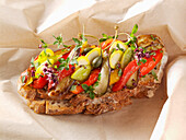Tartine with vegetables