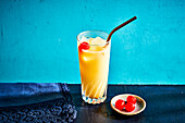 Klassischer Snowball - Cocktail mit Eierlikör und Limonade
