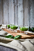 Spinach-avocado smoothie shots