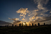 Sonnenaufgang bei den Callanish Standing Stones, Callanish, Isle of Lewis, Äußere Hebriden, Schottland, Vereinigtes Königreich, Europa