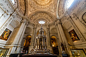 Innenraum der Kathedrale von Sevilla, UNESCO-Weltkulturerbe, Andalusien, Spanien, Europa