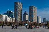 Wolkenkratzer, Nur Sultan, ehemals Astana, Hauptstadt von Kasachstan, Zentralasien, Asien