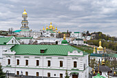 Blick über die Hügel und die goldverzierten Kirchen, Kiew (Kiev), Ukraine, Europa