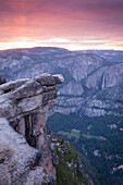 Pink sunset sky above Yosemite Valley from Glacier Point, Yosemite National Park, UNESCO World Heritage Site, California, United States of America, North America