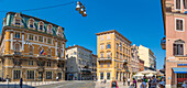 Blick auf die öffentliche Bibliothek (Palace Modello) und andere kunstvolle Architektur am Korzo, Rijeka, Kvarner Bucht, Kroatien, Europa