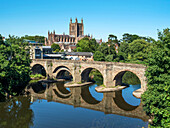 Wye Bridge und Hereford Cathedral, Hereford, Herefordshire, England, Vereinigtes Königreich, Europa