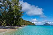 Weißer Sandstrand, Insel Aukena, Gambier-Archipel, Französisch-Polynesien, Südpazifik, Pazifik