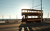 Traditionelle Blackpooler Straßenbahn, Blackpool, Lancashire, England, Vereinigtes Königreich, Europa