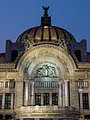 Außenansicht des Palacio de Bellas Artes, Mexiko-Stadt, Mexiko, Nordamerika