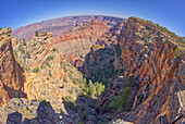 Ein Fischaugenblick auf eine tiefe Schlucht östlich von Pinal Point am Grand Canyon, Grand Canyon National Park, UNESCO-Weltnaturerbe, Arizona, Vereinigte Staaten von Amerika, Nordamerika