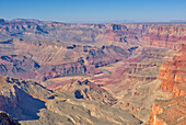 Blick auf den Colorado River von den Klippen des Desert View Point am Grand Canyon South Rim, Grand Canyon National Park, UNESCO-Weltnaturerbe, Arizona, Vereinigte Staaten von Amerika, Nordamerika