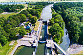 Luftaufnahme von Booten auf dem Kanal