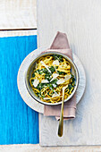 Tagliatelle with spinach and cream cheese sauce
