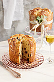 Panettone mit Amaretto-Kirschen