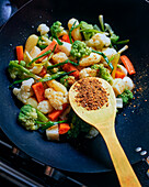 Wok vegetables with curry powder