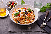Spaghetti with Sugo Al Pomodoro and roasted vegetables, vegan