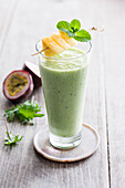 Kale and pineapple smoothie with ginger
