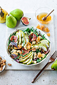 Autumnal pear salad with figs