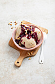 Oat-honey ice cream with berries