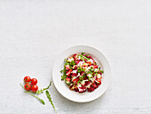 Roter Quinoa-Salat mit Schafskäse