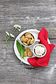 Cream cheese with wild garlic and herb biscuits