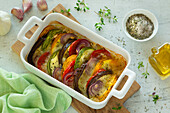 Tian Provencal mit Auberginen, Zucchini, Tomaten und Mozzarella