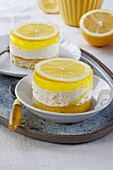 Mini lemon cakes with cream cheese