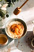 Porridge with tangerines and honey