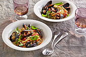Spaghetti with mussels and bacon