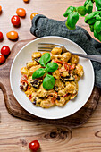 Mediterrane Feta-Gnocchi aus dem Ofen mit Pilzen, Oliven und Tomaten