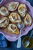 Baked pears with goat cheese and honey