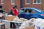 Volunteers distributing food