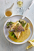 Fillet of gilthead with beurre blanc sauce