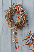 Wreath of prunings of vine and Chinese reed