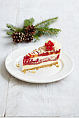 Christmas cheesecake with berries and peaches