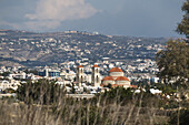 Stadtbild einer mediterranen Stadt; Paphos, Zypern