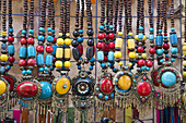 Schmuck zu verkaufen, Khan Al-Khali Bazaar; Kairo, Ägypten