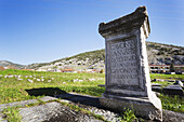 Steintafel mit griechischer Schrift; Philippi, Griechenland