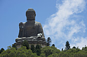 Großer Buddha auf einer Bergkuppe; Hongkong