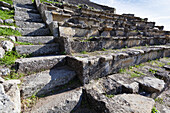 Ruinen der Stufen eines Theaters; Pergamum, Türkei