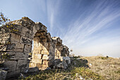 Ruinen des antiken Laodicea, Bögen, die Teil des Gymnasiums/Badehauses waren; Laodicea, Türkei