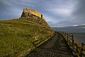Lindisfarne Castle auf der Heiligen Insel; Lindisfarne, Northumberland, England